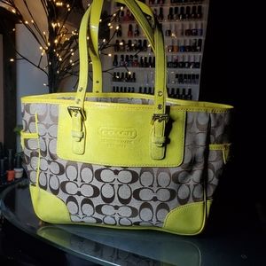 Coach shoulder tote 15x10